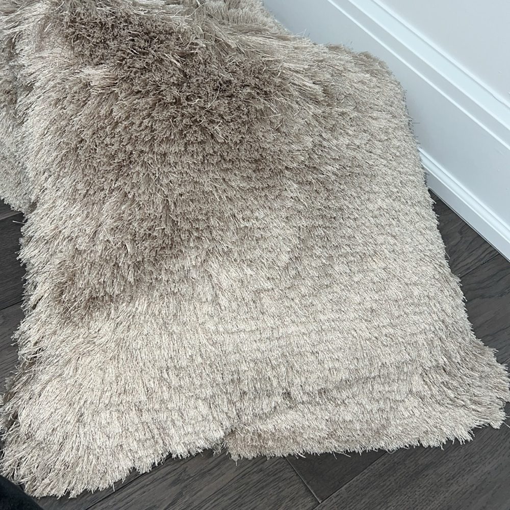 Safavieh chic accent shag pillows - Picture 2 of 9